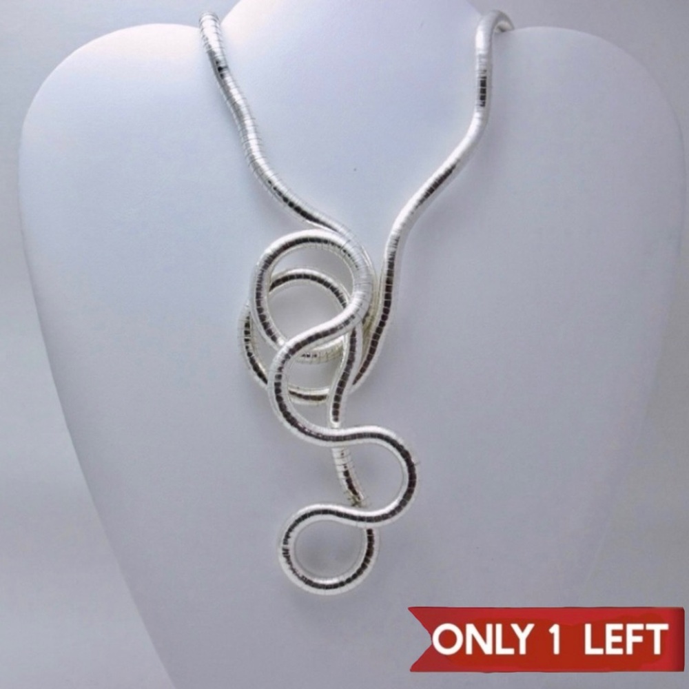Rare Silver Plated Modable Flexible Necklace New in Box w/Free Gift